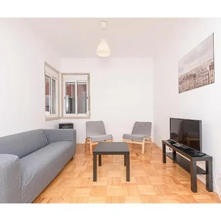 Houze Large 4 Bedroom Near Zoo Lisboa